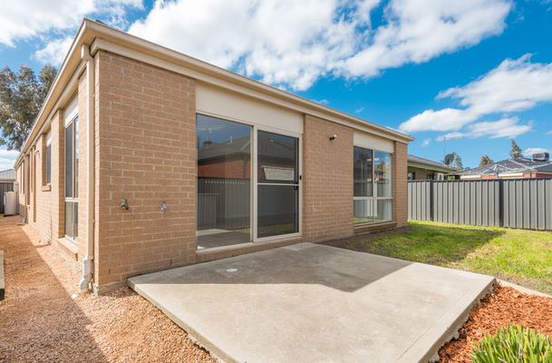 14 Pearce Way, Craigieburn