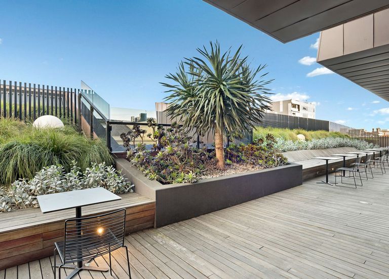 602N / 229 Toorak Road, South Yarra