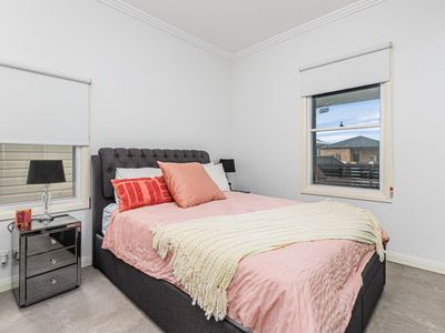 44 Woodstock Street, Guildford