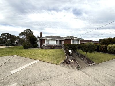 48 Nicholas Grove, Heatherton