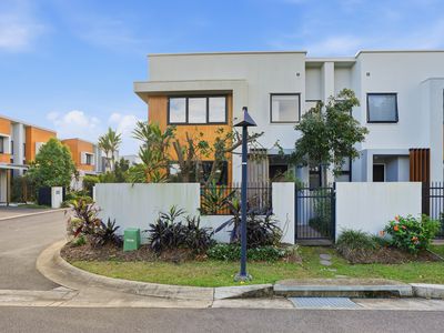1 Capri Court, Hope Island
