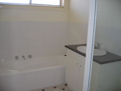 37 PLAYNE STREET, Heathcote