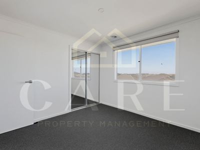 16 Montagna Drive, Clyde