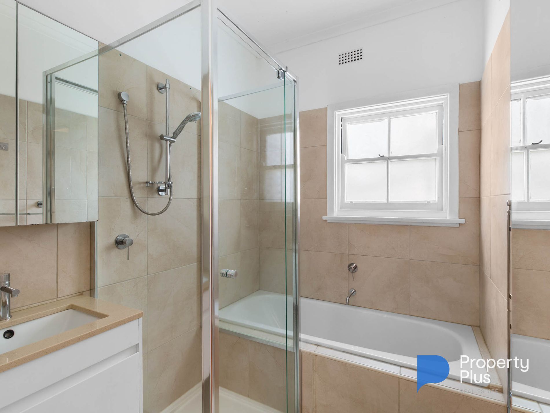 24 Churchill Avenue, Flora Hill