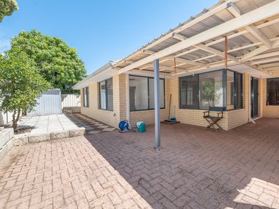 40 Delphine Ave, Dianella