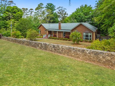 37 Douglas Road, Mount Macedon