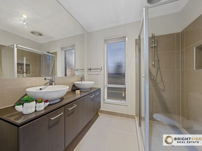 4 Bay Vista, Pakenham