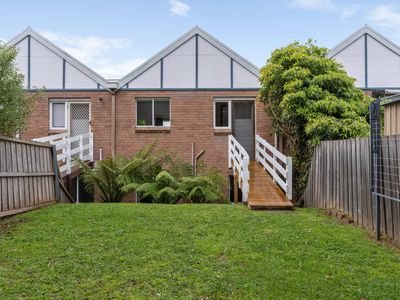 2 / 6 Opal Drive, Blackmans Bay