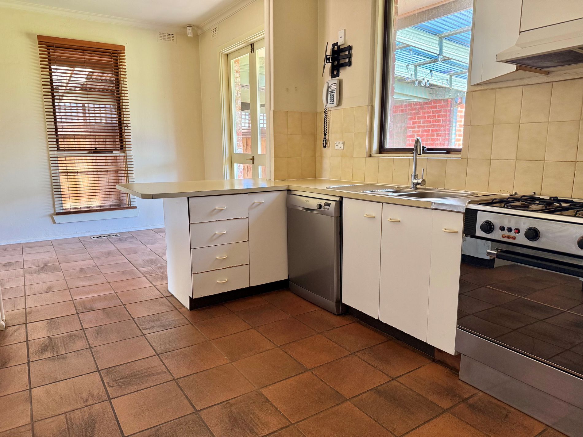 5 Swyer Street, Hampton