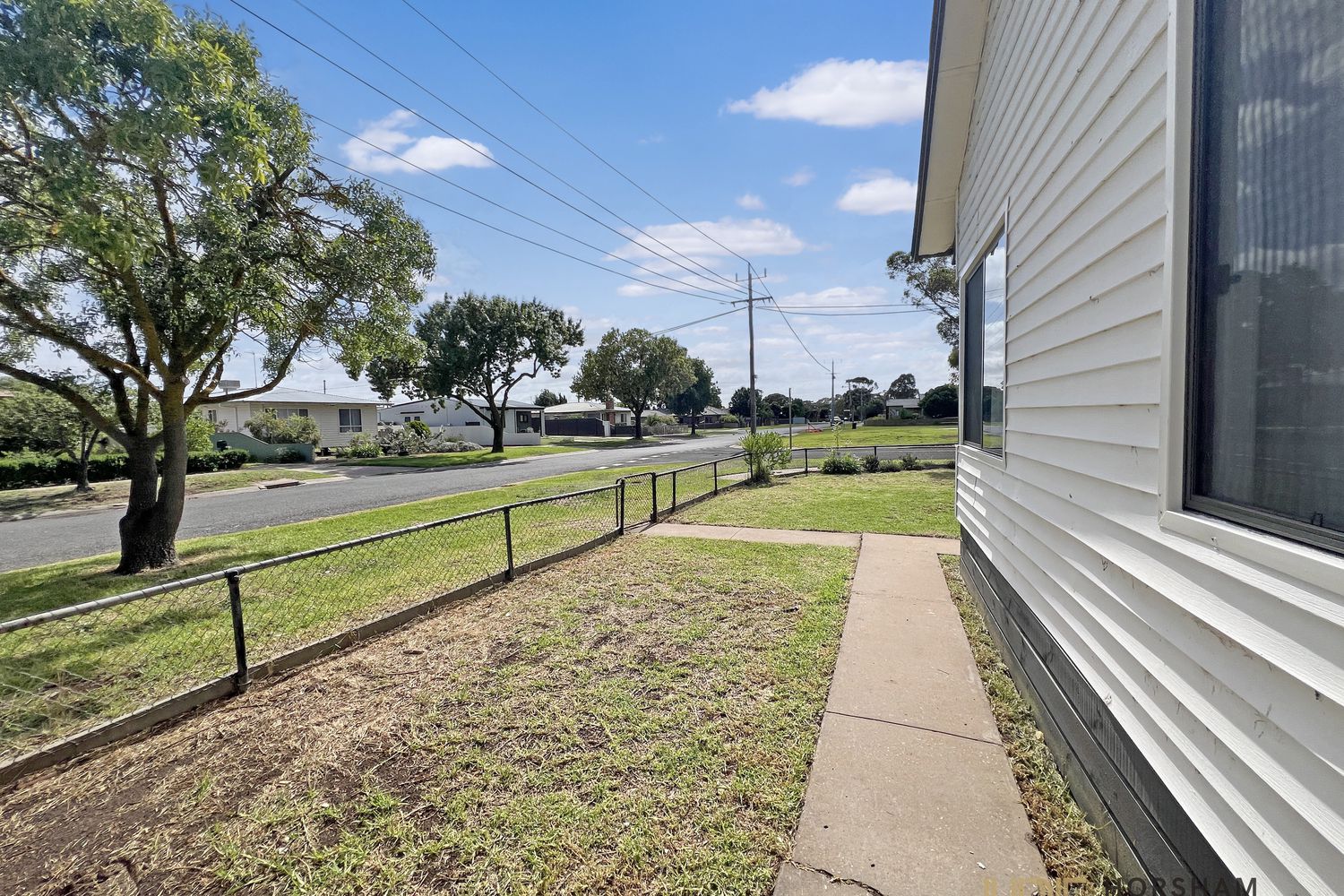 1 / 10 Sinclair Place, Horsham