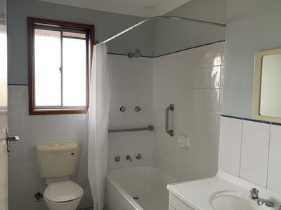 2 / 18 Beverley Avenue, Warilla