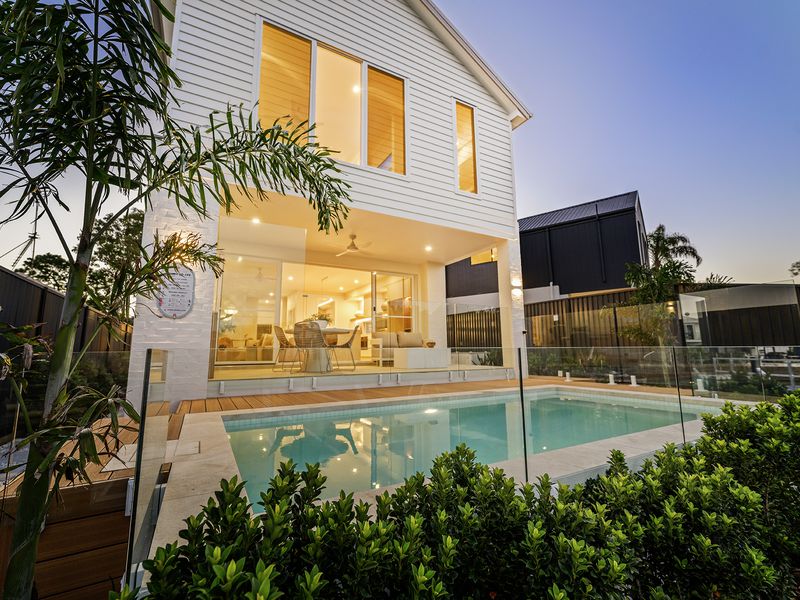 1 / 13 Perry Place, Biggera Waters