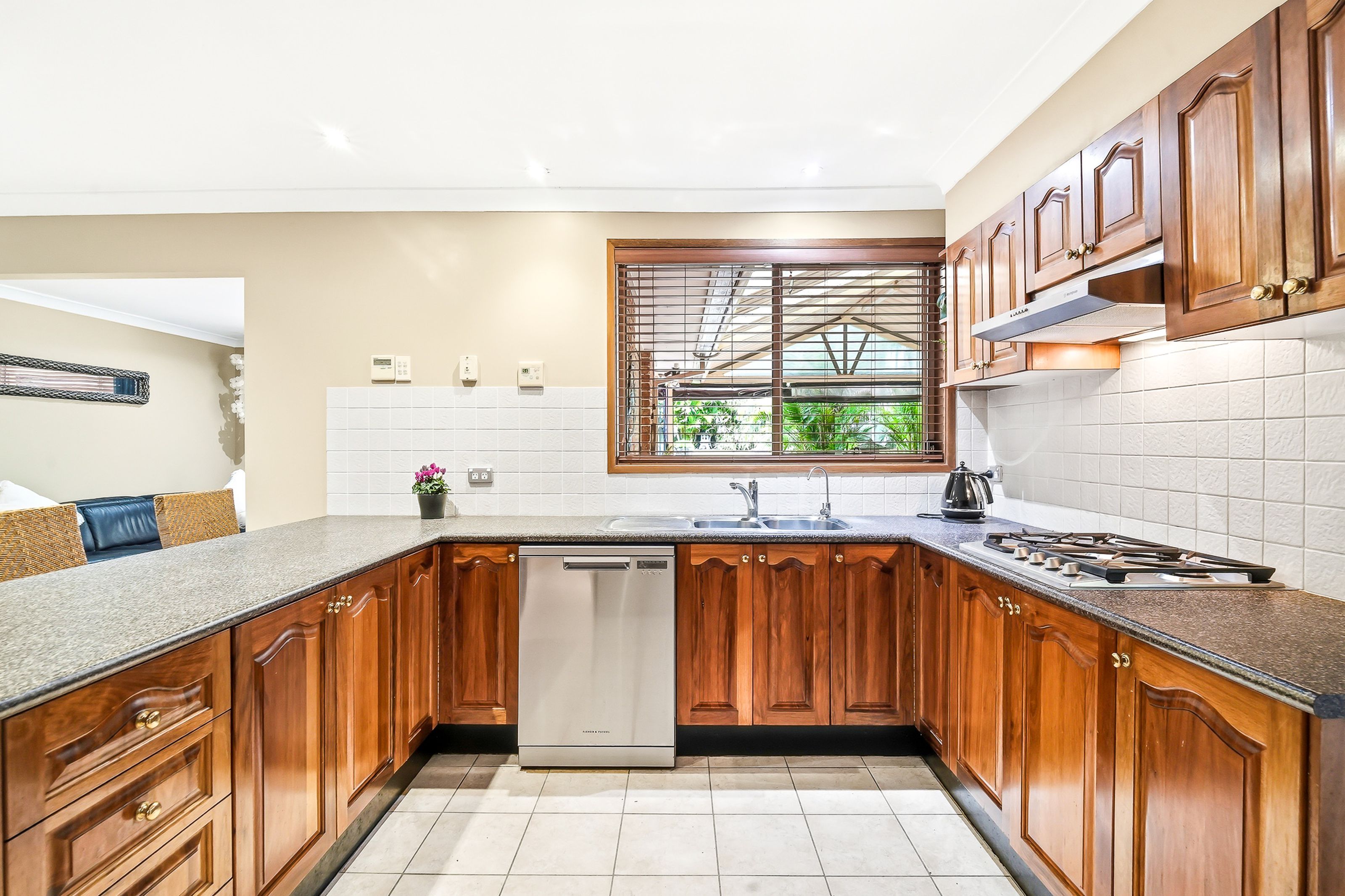 6 Kyarra Terrace, GLENMORE PARK