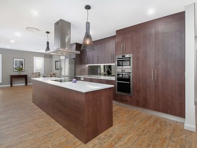 8 Pedrick Place, Dundas Valley