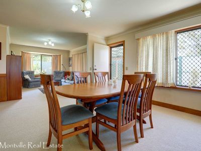 152-166 Western Avenue, Montville
