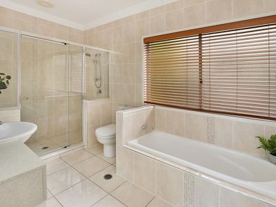 10 Crystal Waves Place, Alexandra Headland