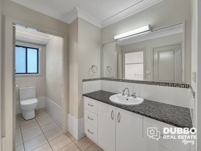 11 Dunheved Circle, Dubbo