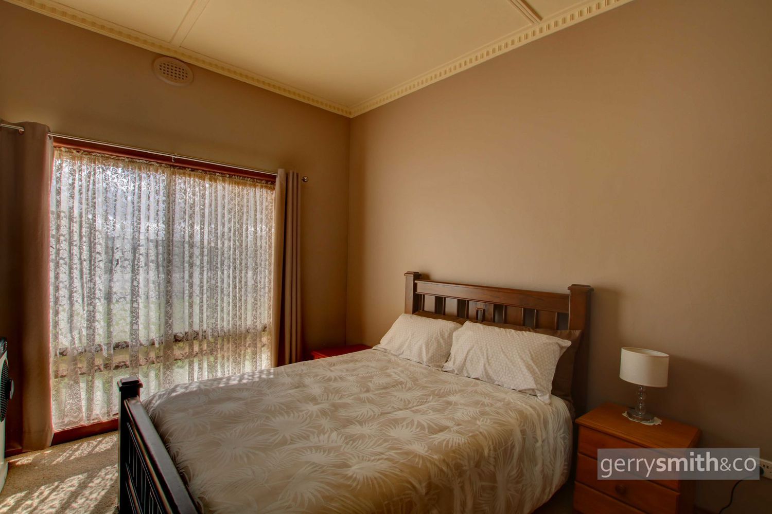 72 Williams Road, Horsham