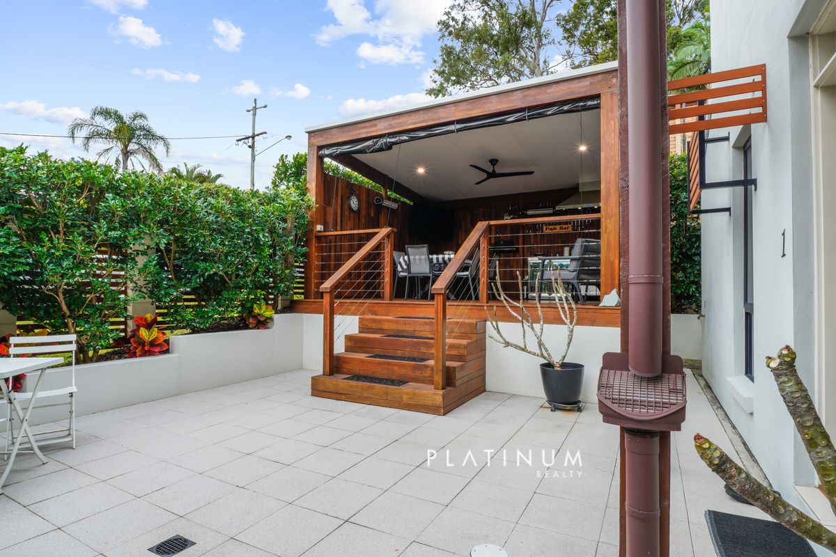 1 / 12 Hillcrest Avenue, Tugun