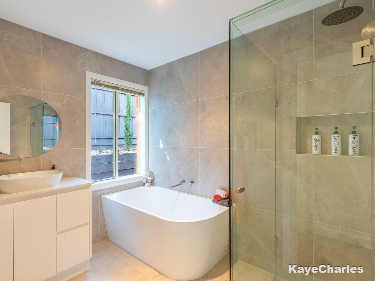 6 Mountain View Circuit, Beaconsfield