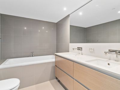 907 / 96 Bow River Crescent, Burswood