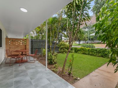 3 / 2 Burke Street, North Ward