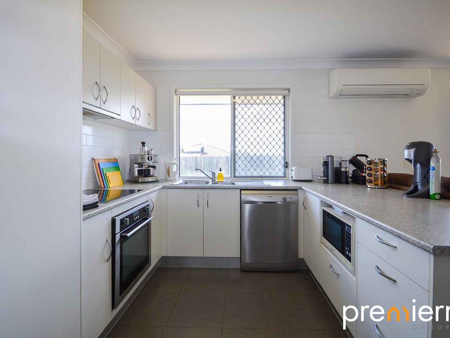 14 Stanbury Drive, Goodna