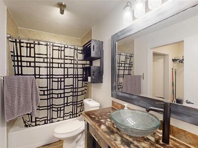 7409 Pebble Beach Drive, Rowlett, TX, International