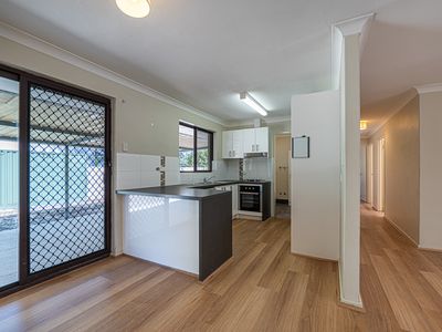 1 Curlew Court, Kelmscott