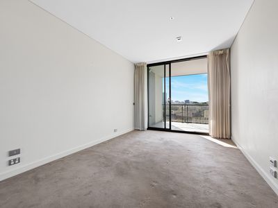 808 / 250 Saint Kilda Road, Southbank