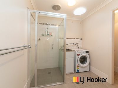 12 / 5 John Brass Place, Dubbo