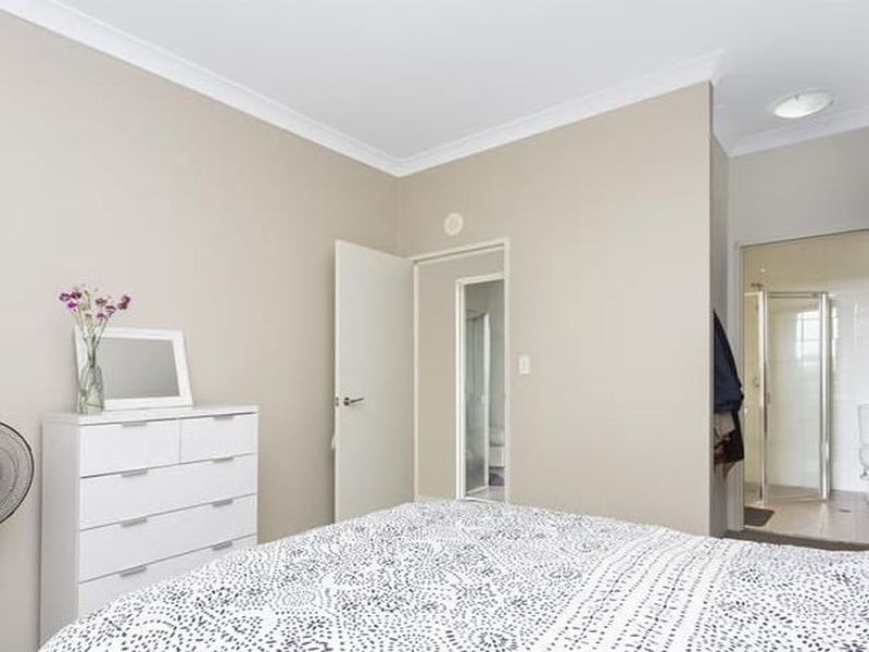 76 / 10-16 Castlereagh Street, Liverpool