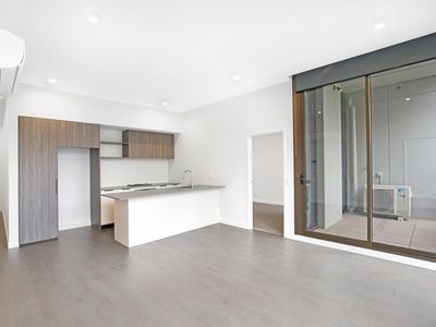 G13A/72 Ascot Vale Road, Flemington