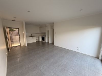 4 / 9 Toyne Avenue, Hamlyn Heights