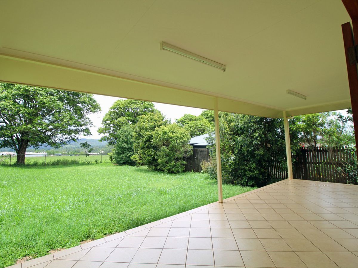 13 DANZER DRIVE, Atherton
