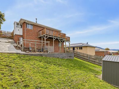 11 Lesdelle Street, Claremont