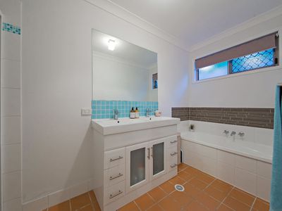 6 Colvin Court, Wakerley