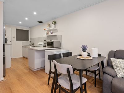 Unit 5 / 90 Bourke Street, Piccadilly