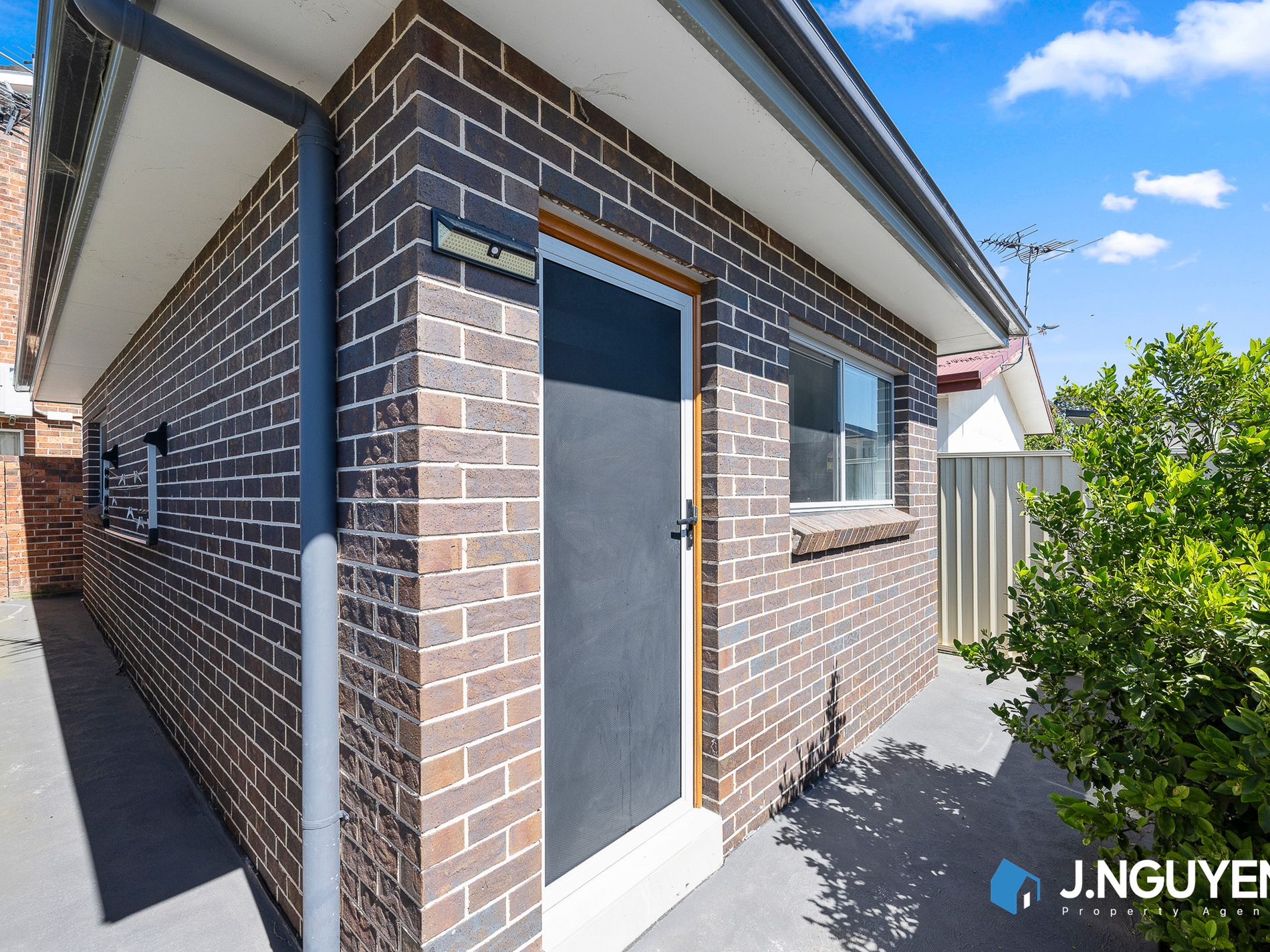 80 Montgomery Road, Bonnyrigg