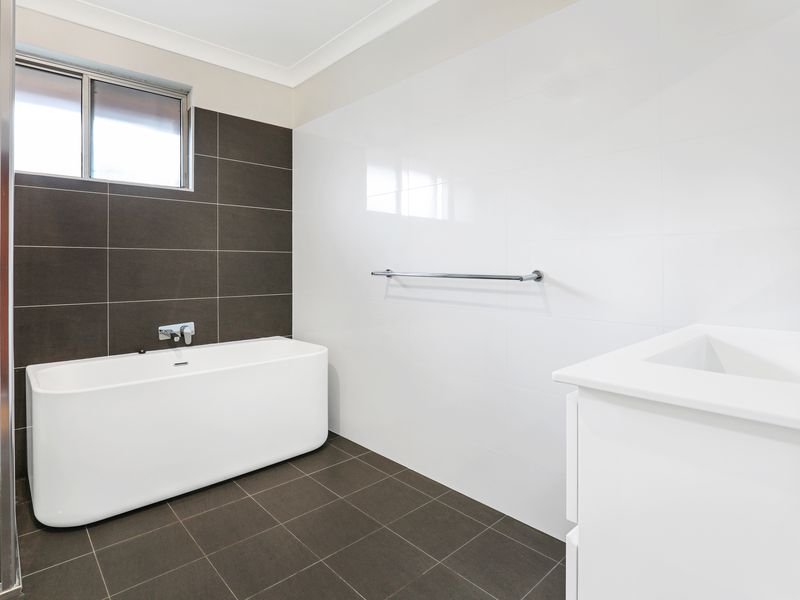 3 / 6 Loftus , Wollongong