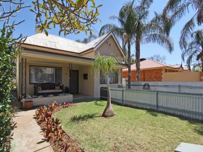 36 Piccadilly Street, Piccadilly