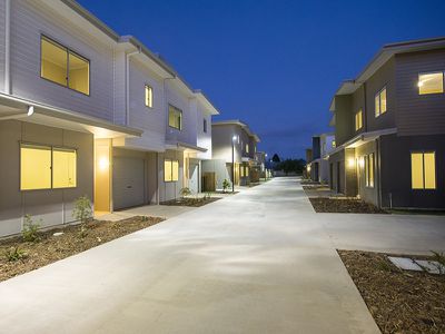 11 / 1 Collins Lane, Kin Kora