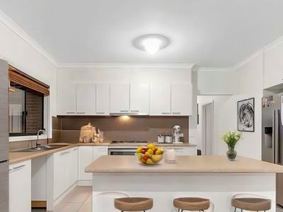 34 Mantello Drive, Werribee