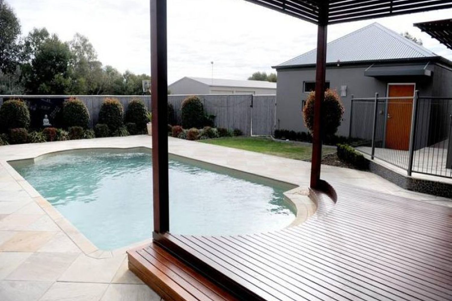 14 Velthuis Drive, Horsham