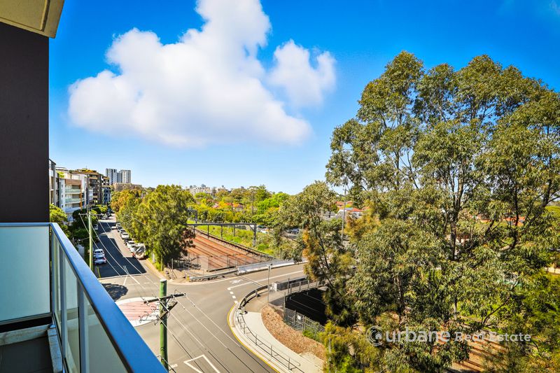 31 / 50 Loftus Crescent, Homebush