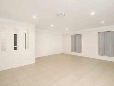 57 Admiral Crescent, Springfield Lakes