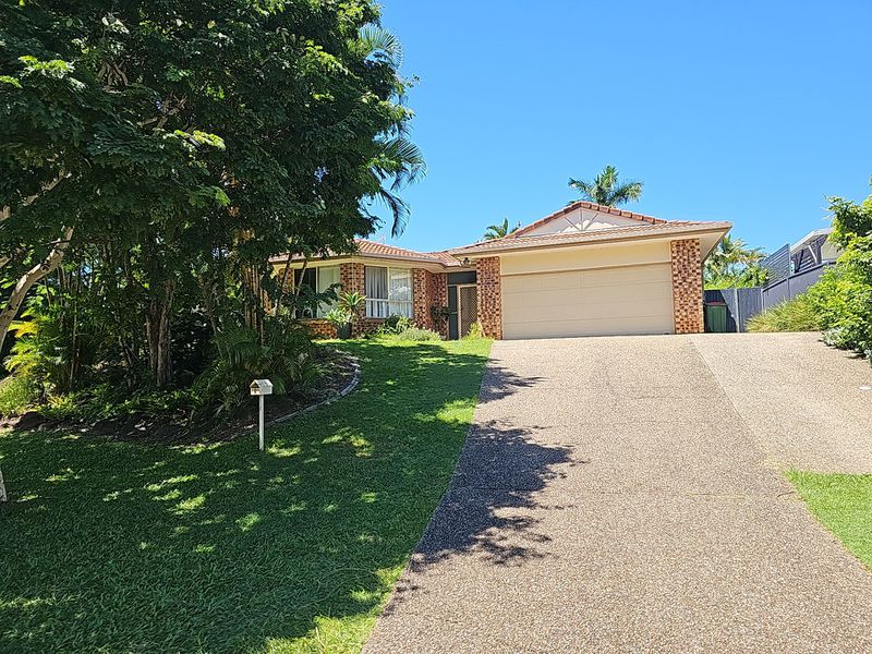 4 Desert Falls Crescent, Parkwood