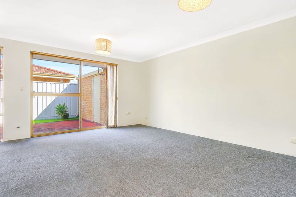 2 / 9 Merope Close , Rockingham