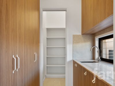 3 / 2 Lyra Avenue, Hope Island