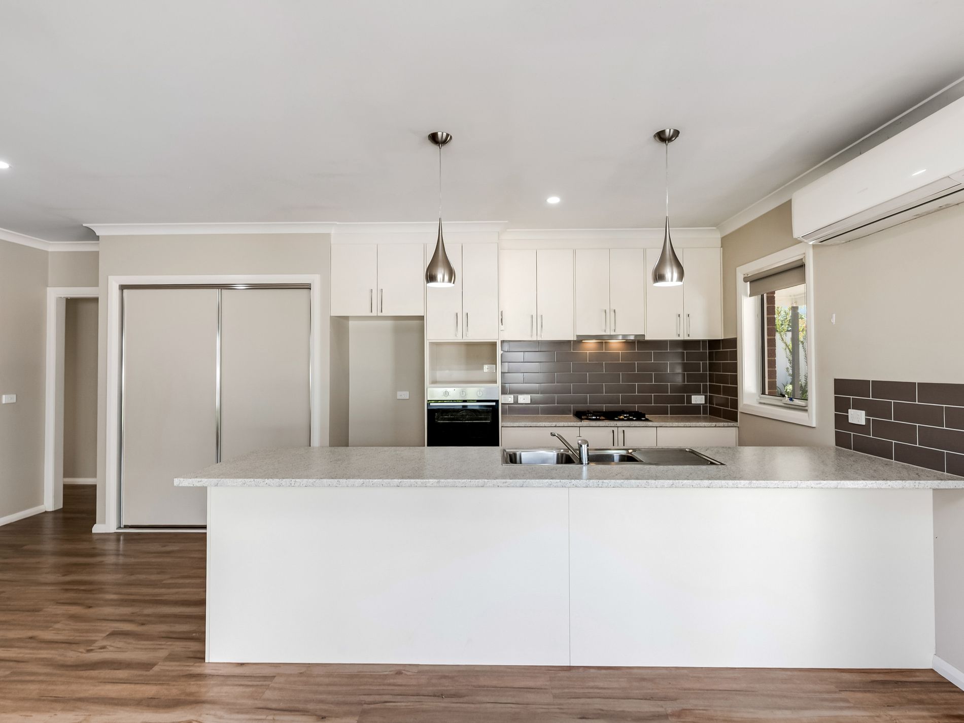 2 / 21 Scullys Lane, Heathcote